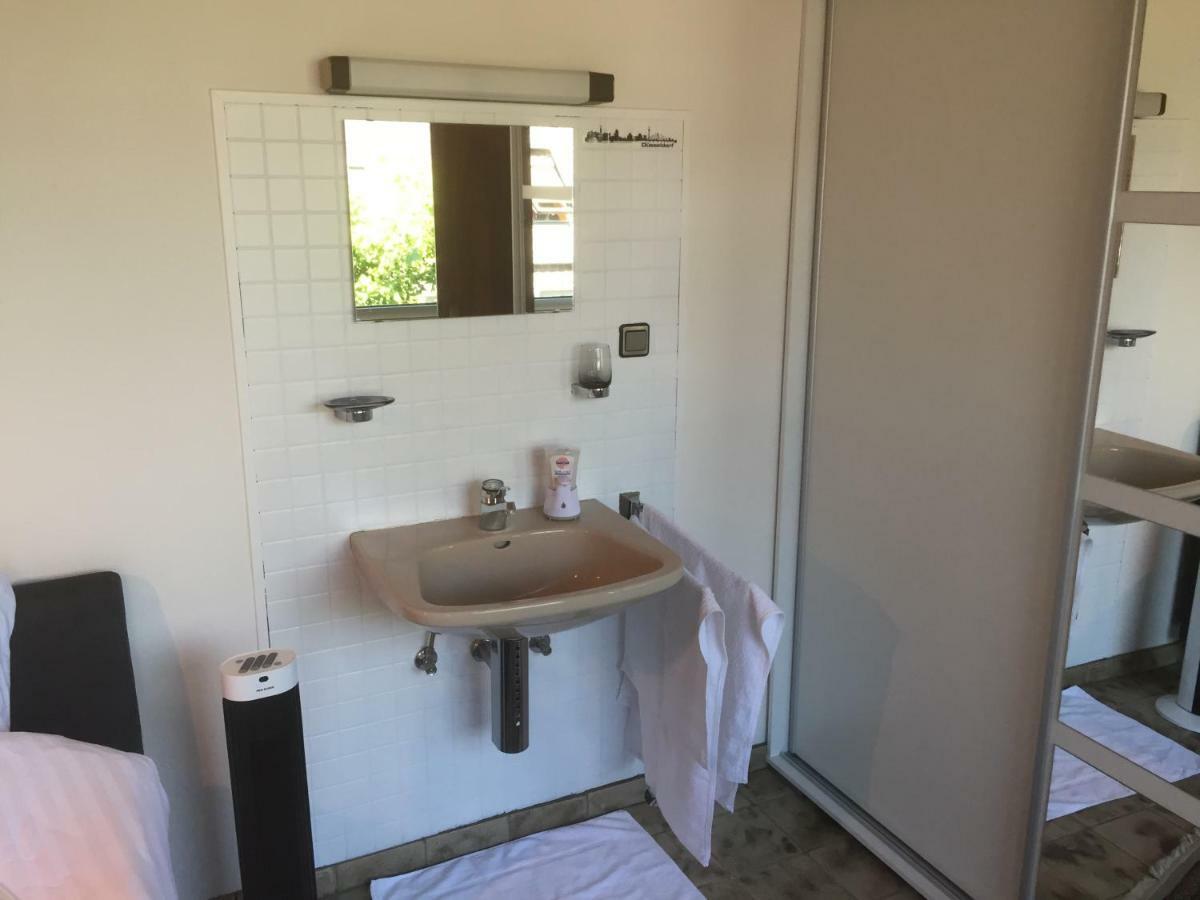 Duesseldorfer Privatzimmer Ngoại thất bức ảnh